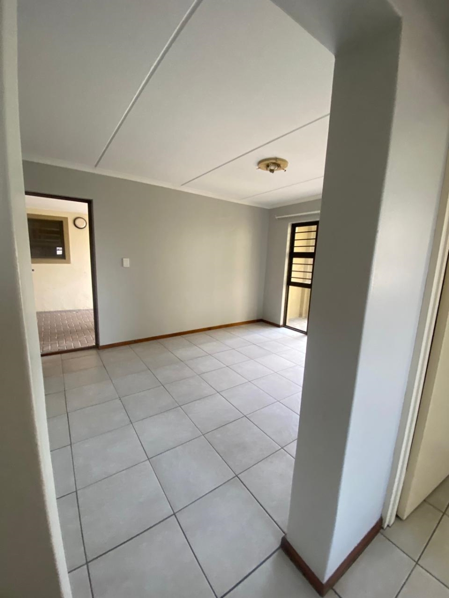 To Let 2 Bedroom Property for Rent in Guldenland Western Cape